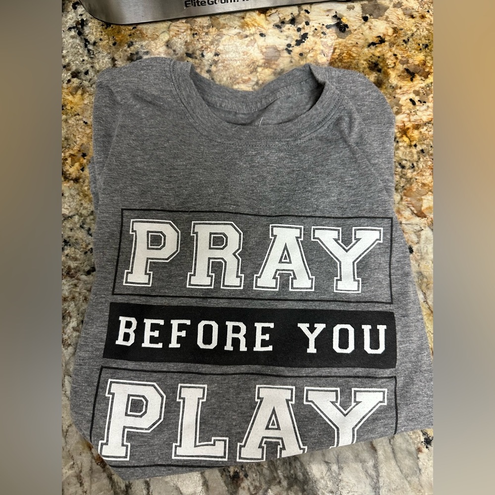 Men’s small gray t